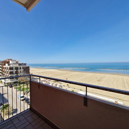 Hotel Salsedine " 5 Mt From The Beach ! " Rimini Buitenkant foto