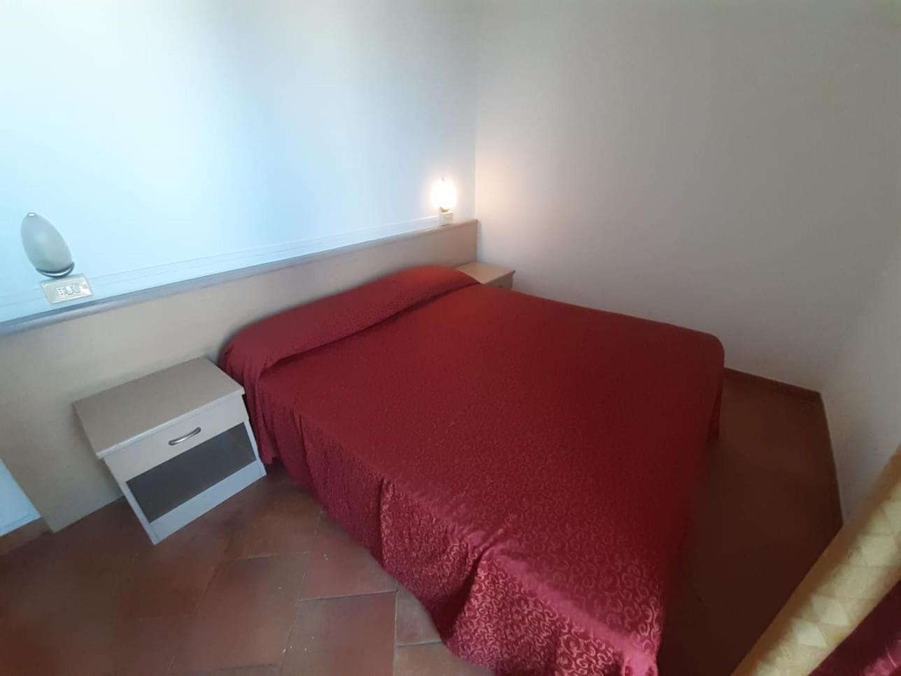 Hotel Salsedine " 5 Mt From The Beach ! " Rimini Buitenkant foto
