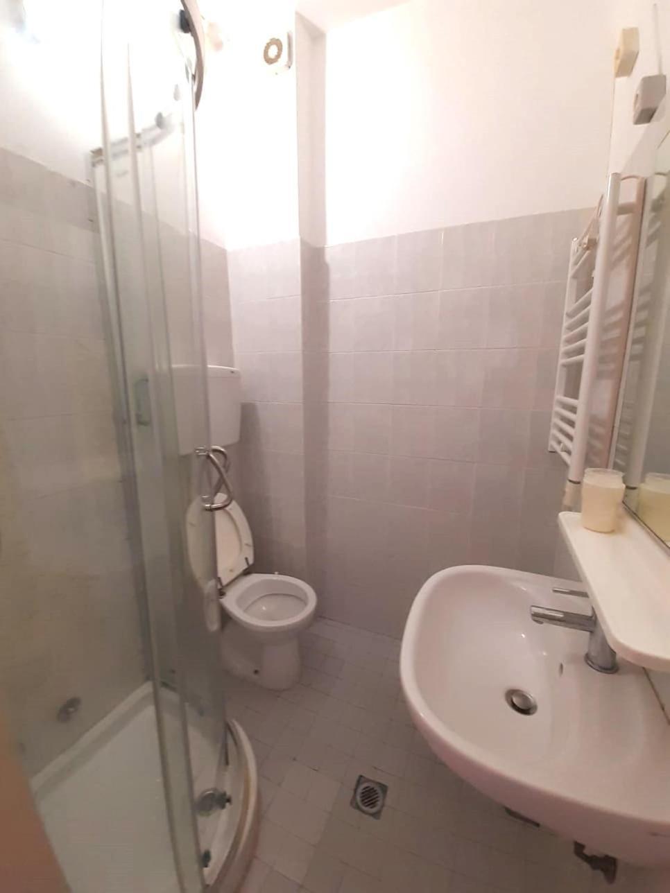 Hotel Salsedine " 5 Mt From The Beach ! " Rimini Buitenkant foto