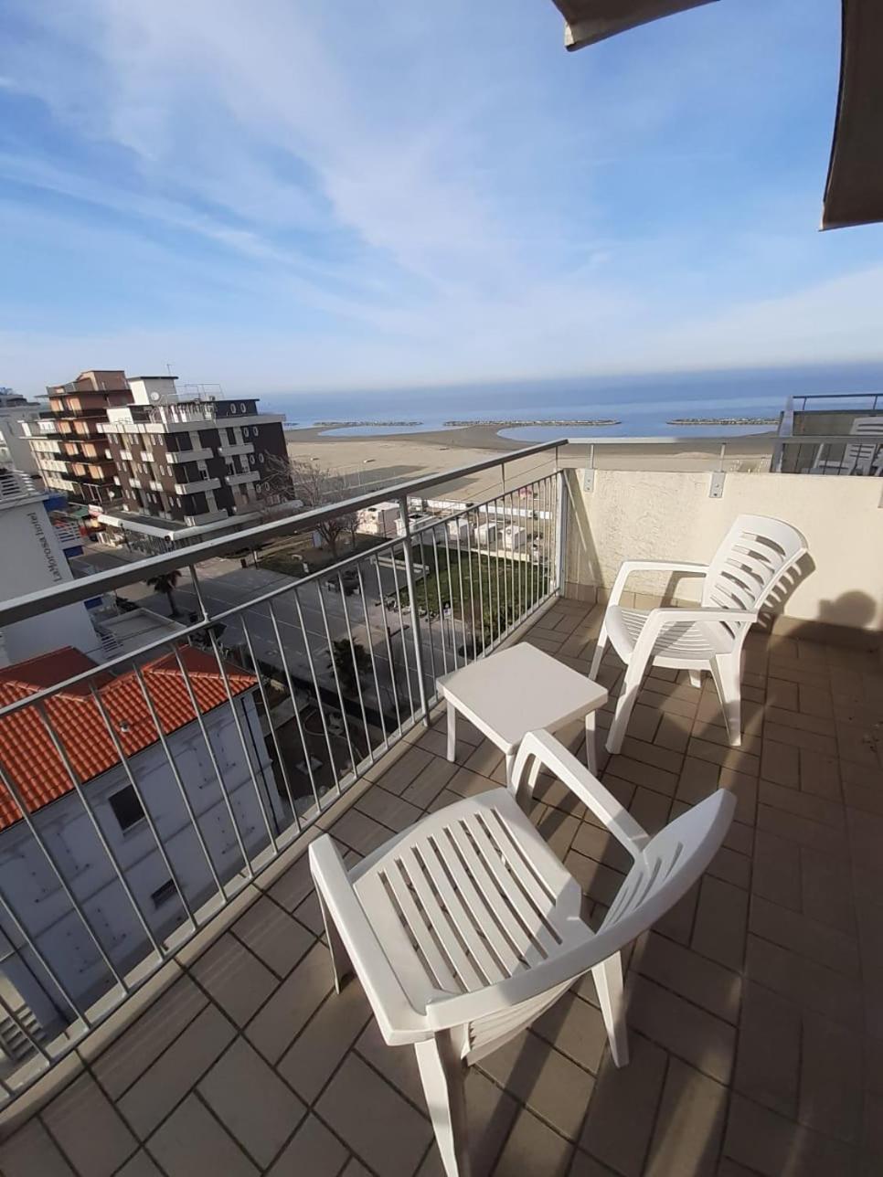 Hotel Salsedine " 5 Mt From The Beach ! " Rimini Buitenkant foto