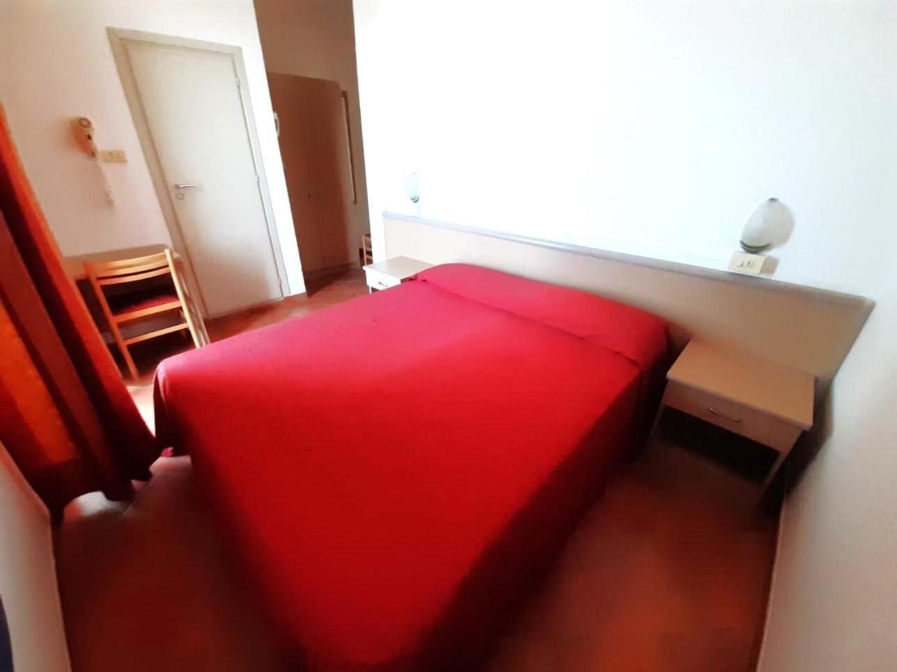 Hotel Salsedine " 5 Mt From The Beach ! " Rimini Buitenkant foto