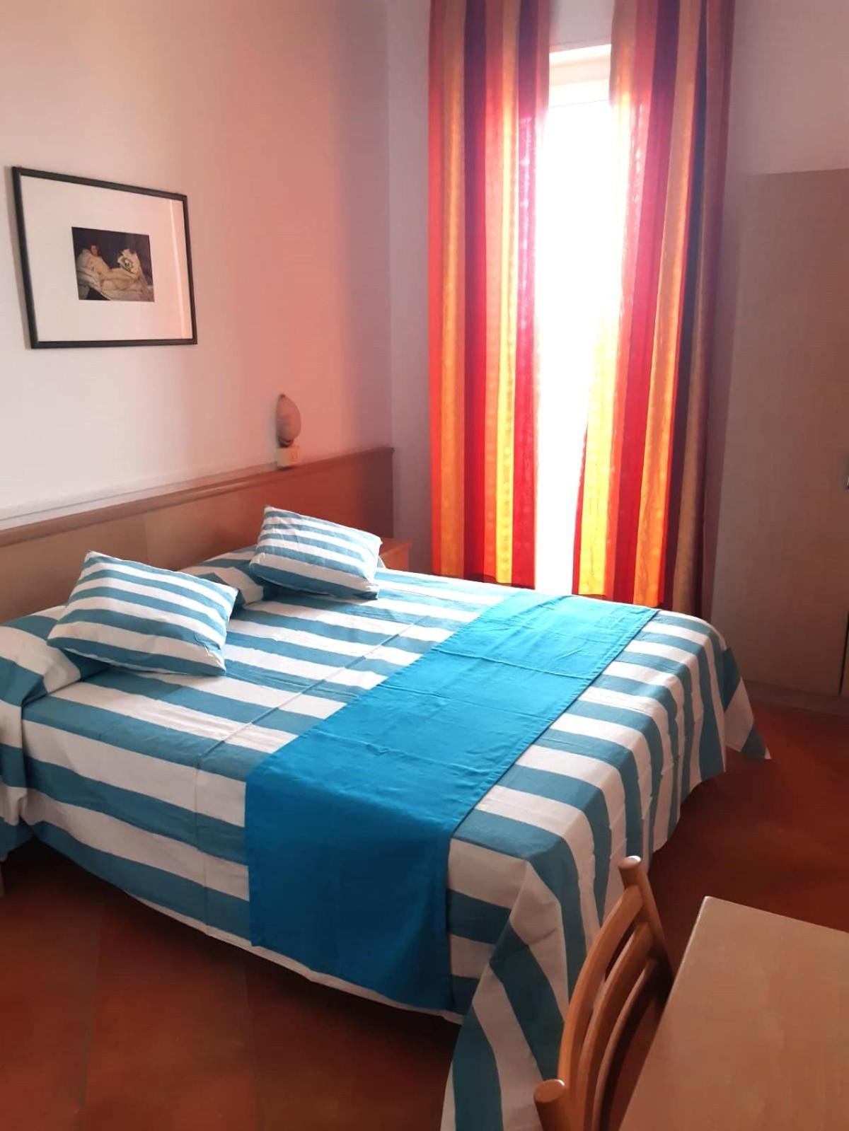 Hotel Salsedine " 5 Mt From The Beach ! " Rimini Buitenkant foto