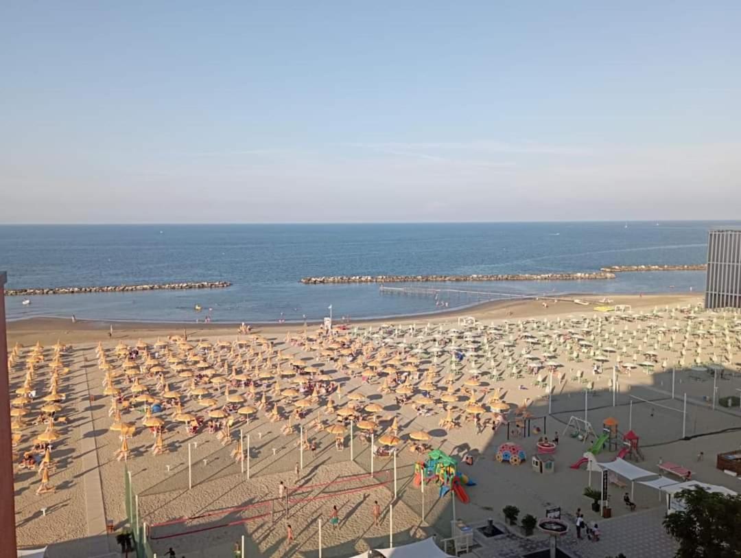 Hotel Salsedine " 5 Mt From The Beach ! " Rimini Buitenkant foto