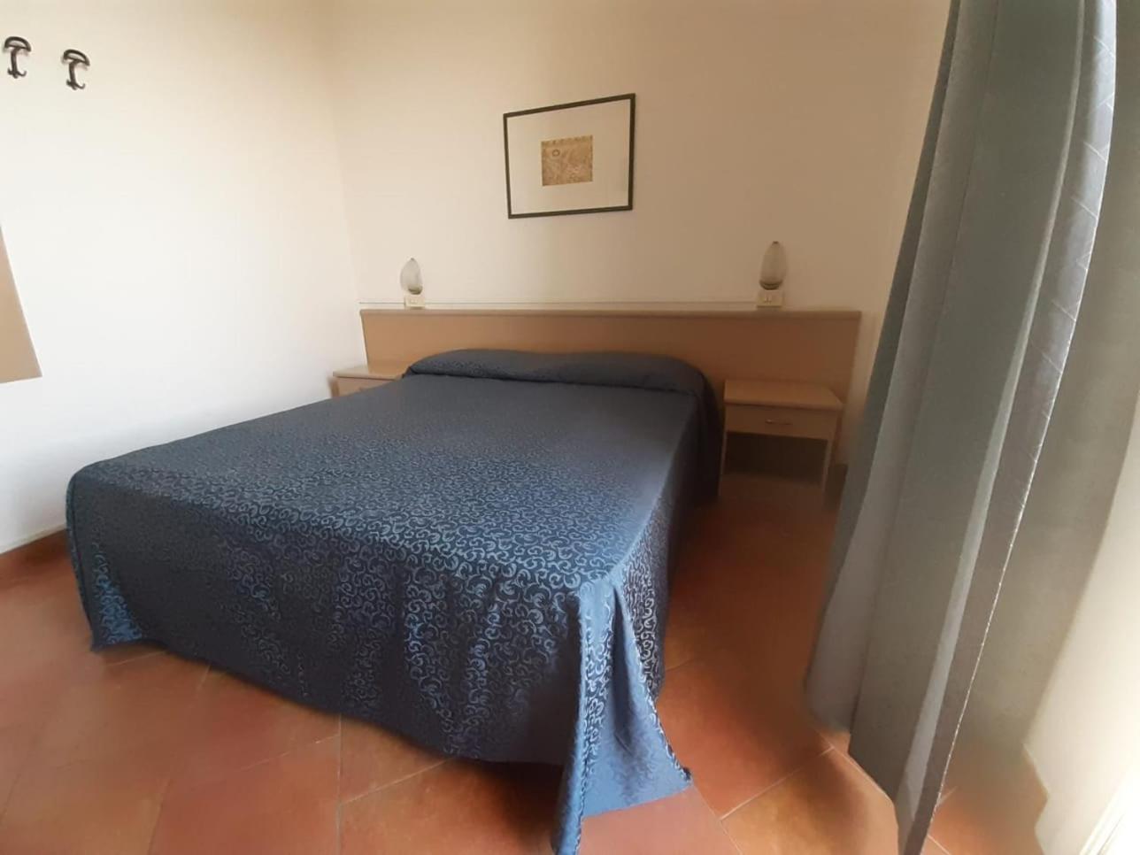 Hotel Salsedine " 5 Mt From The Beach ! " Rimini Buitenkant foto