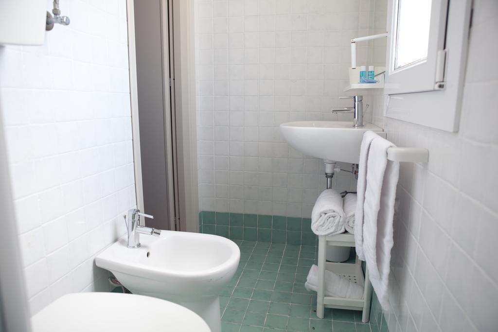 Hotel Salsedine " 5 Mt From The Beach ! " Rimini Buitenkant foto